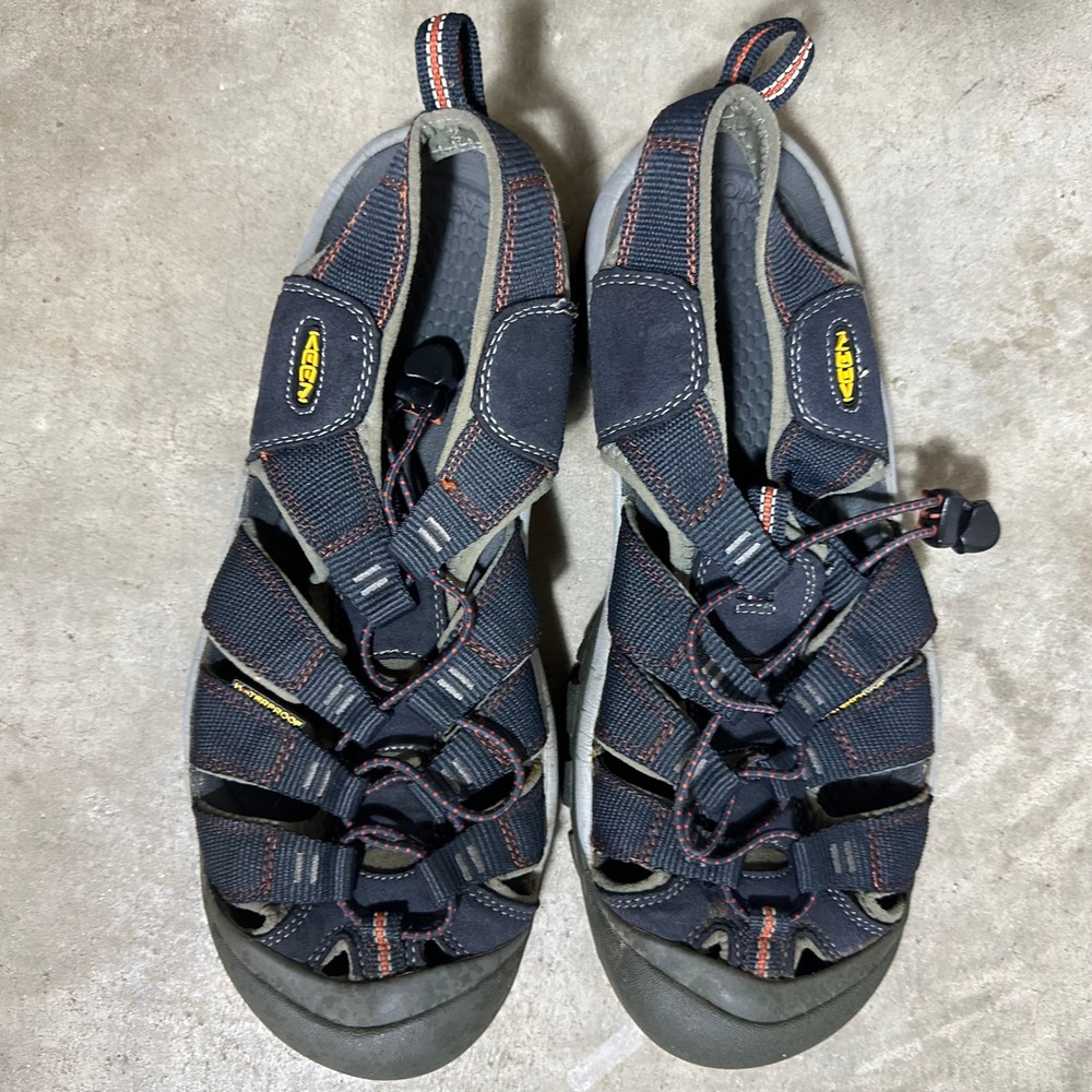 Keen Newport Closed Toe H2 Mens 10.5 Waterproof Hiking Sandals Nature Gorpcore